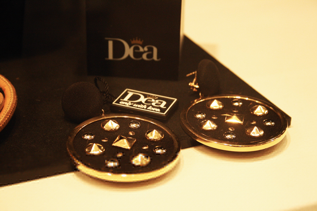 Dea Orecchini con Borchie