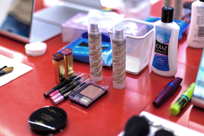 Max Factor - Oil of Olaz Max Factor - Oil of Olaz