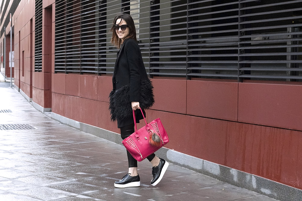 OUTFIT: TOTAL BLACK & PINK ACCENT