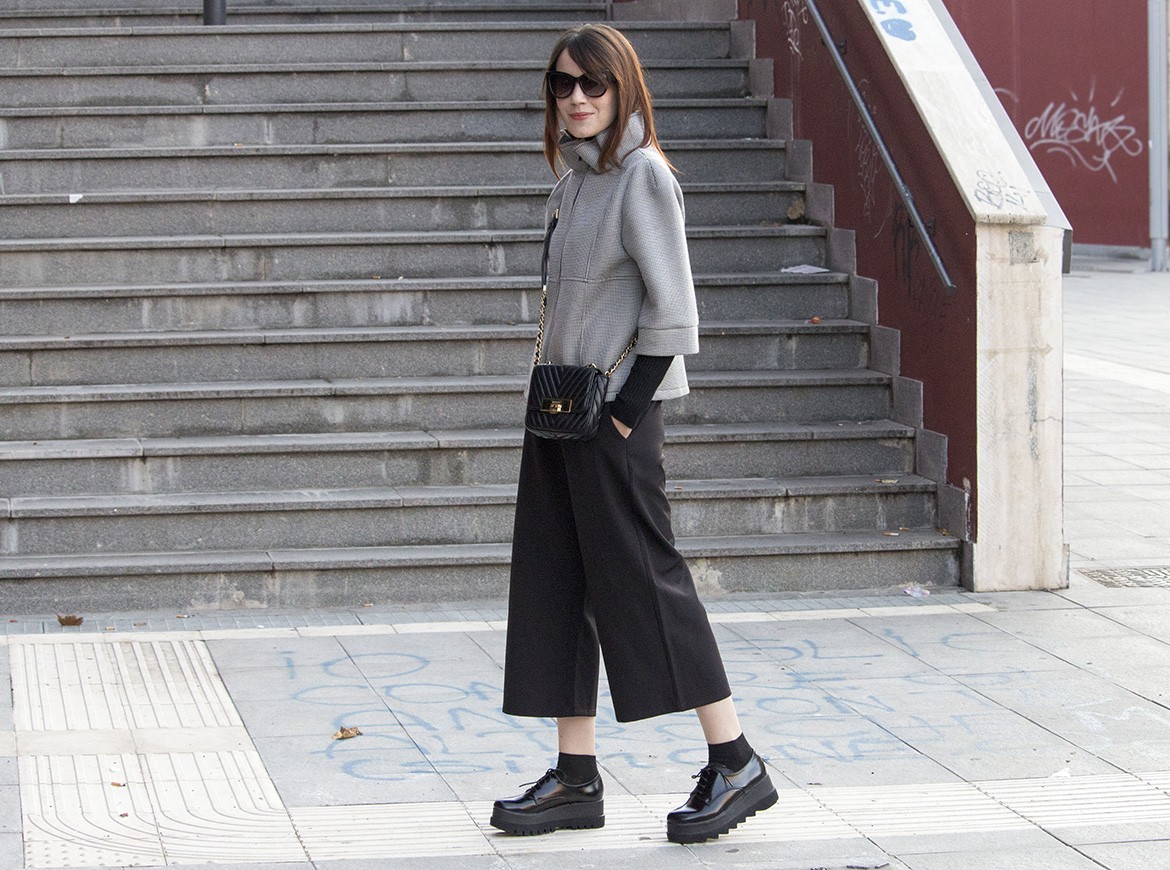 GIACCA IN NEOPRENE E PANTALONI AMPI