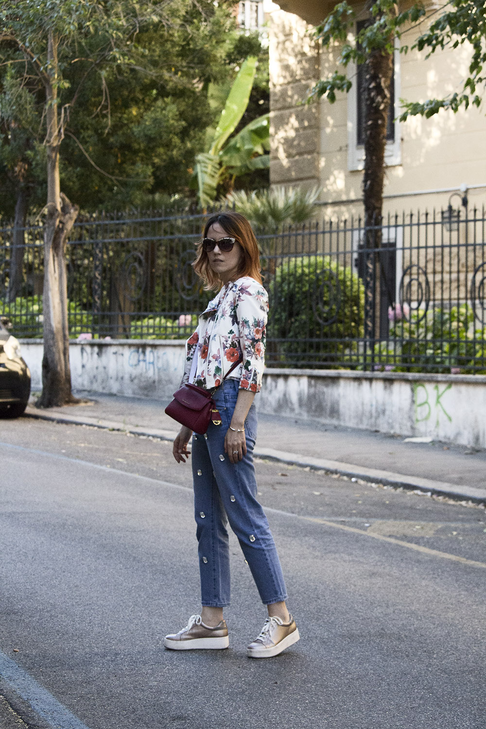 OUTFIT: GIACCA A FIORI E MINI BAG