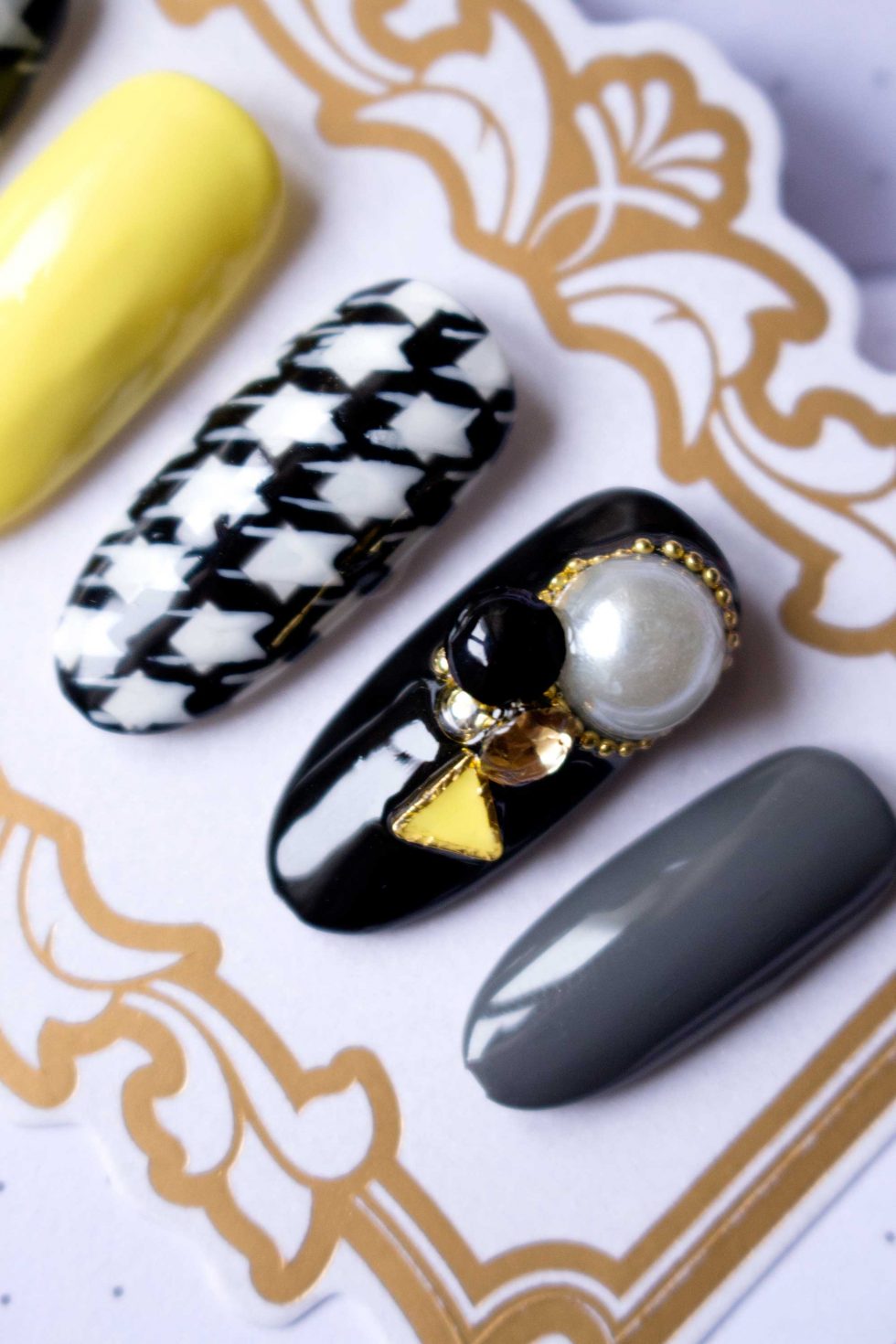 NAIL ART PIED DE POULE