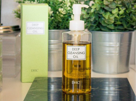 REVIEW | DHC DEEP CLEANSING OIL